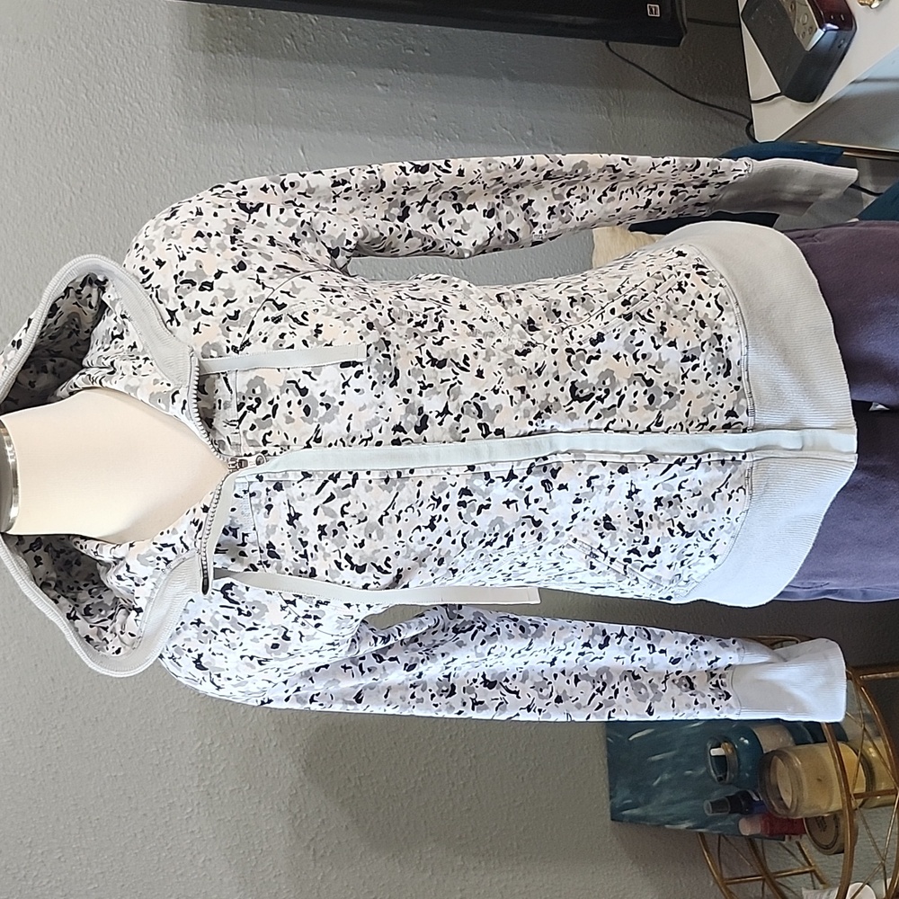 Lululemon Athletica Silver/Gray Asana Jacket - Picture 7 of 15